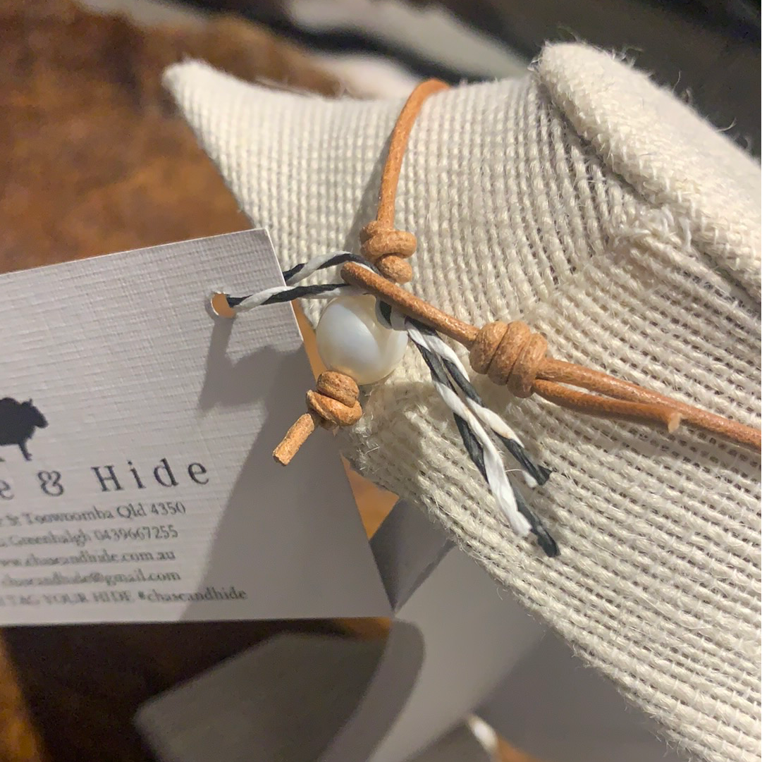 Leather and Pearl lariat necklace light tan