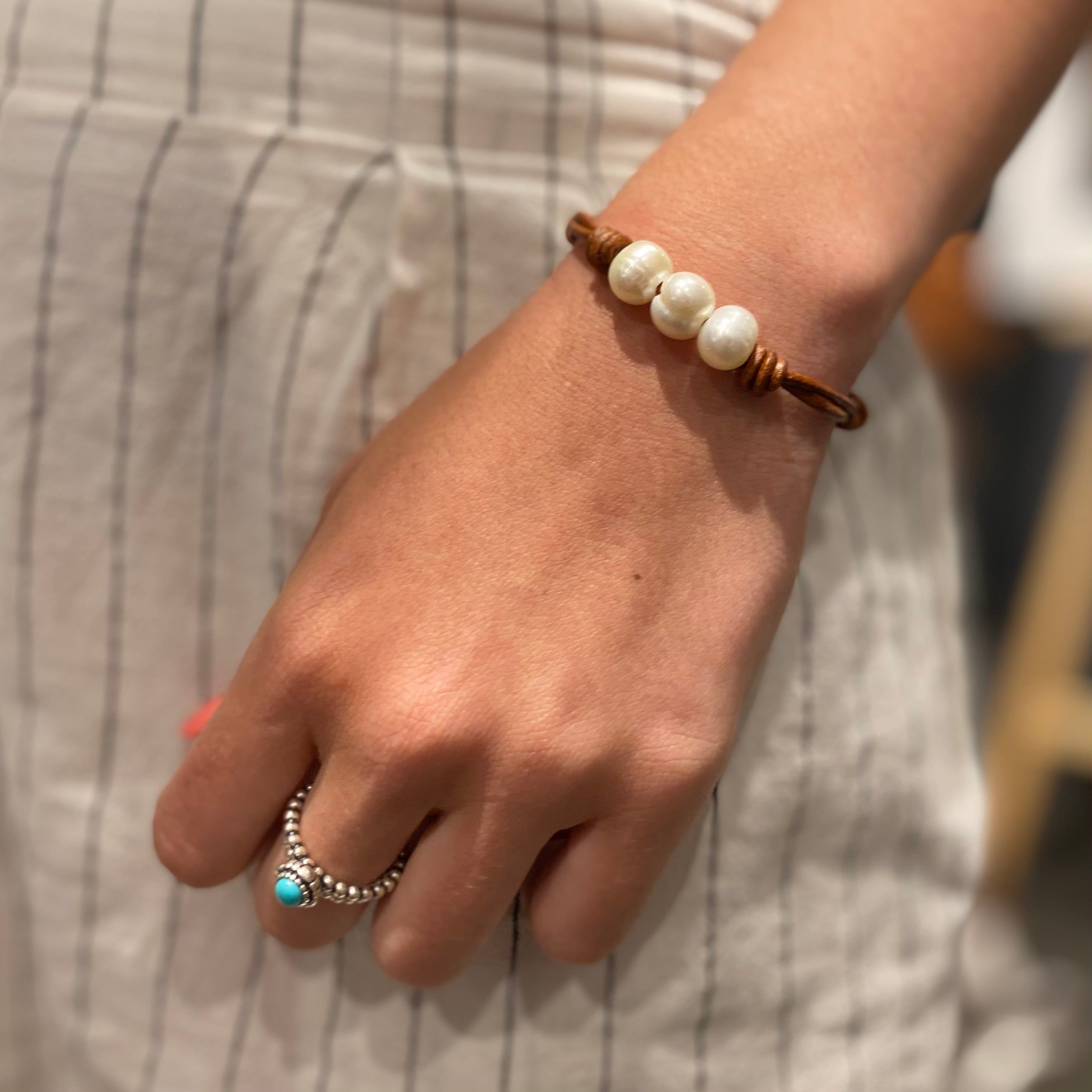 Leather and Freshwater Pearl Bracelet dark tan