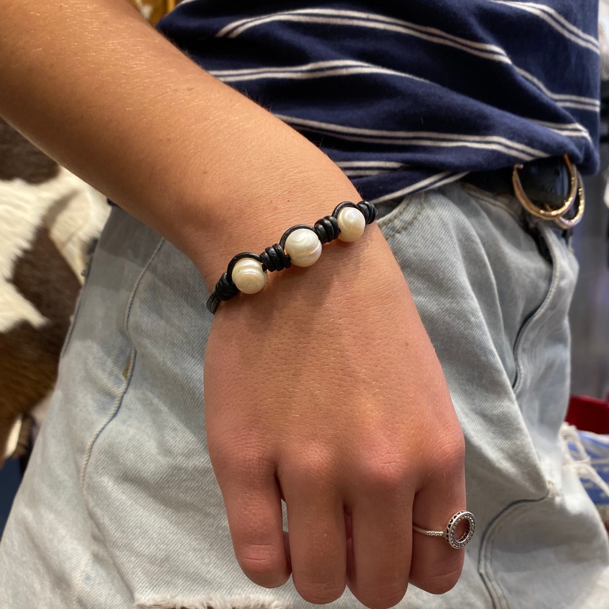 Black leather and pearl bracelet