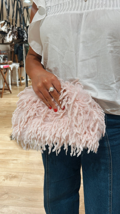 Feather clutch 