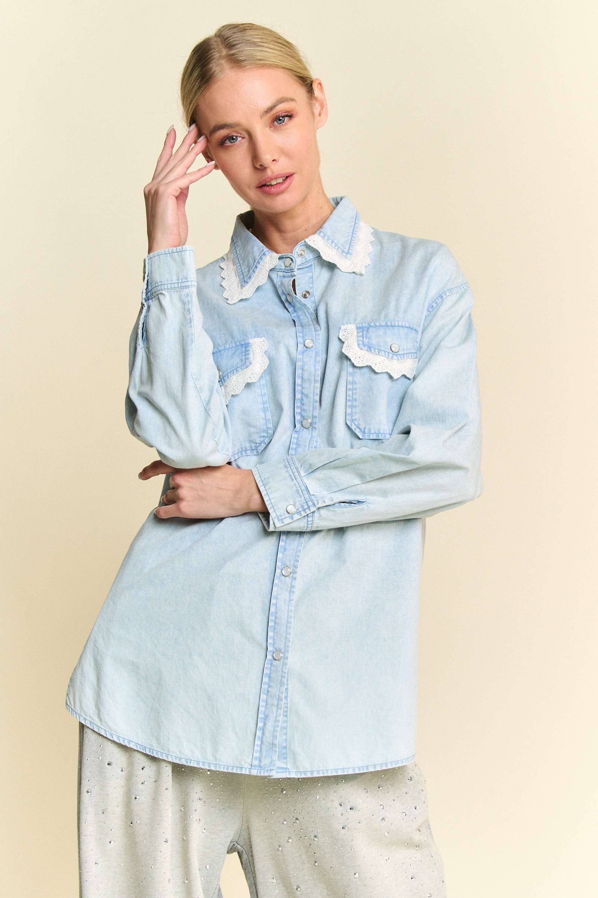 LIGHTWEIGHT WASHED LACE EDGE WAFFLE KNIT SHIRT