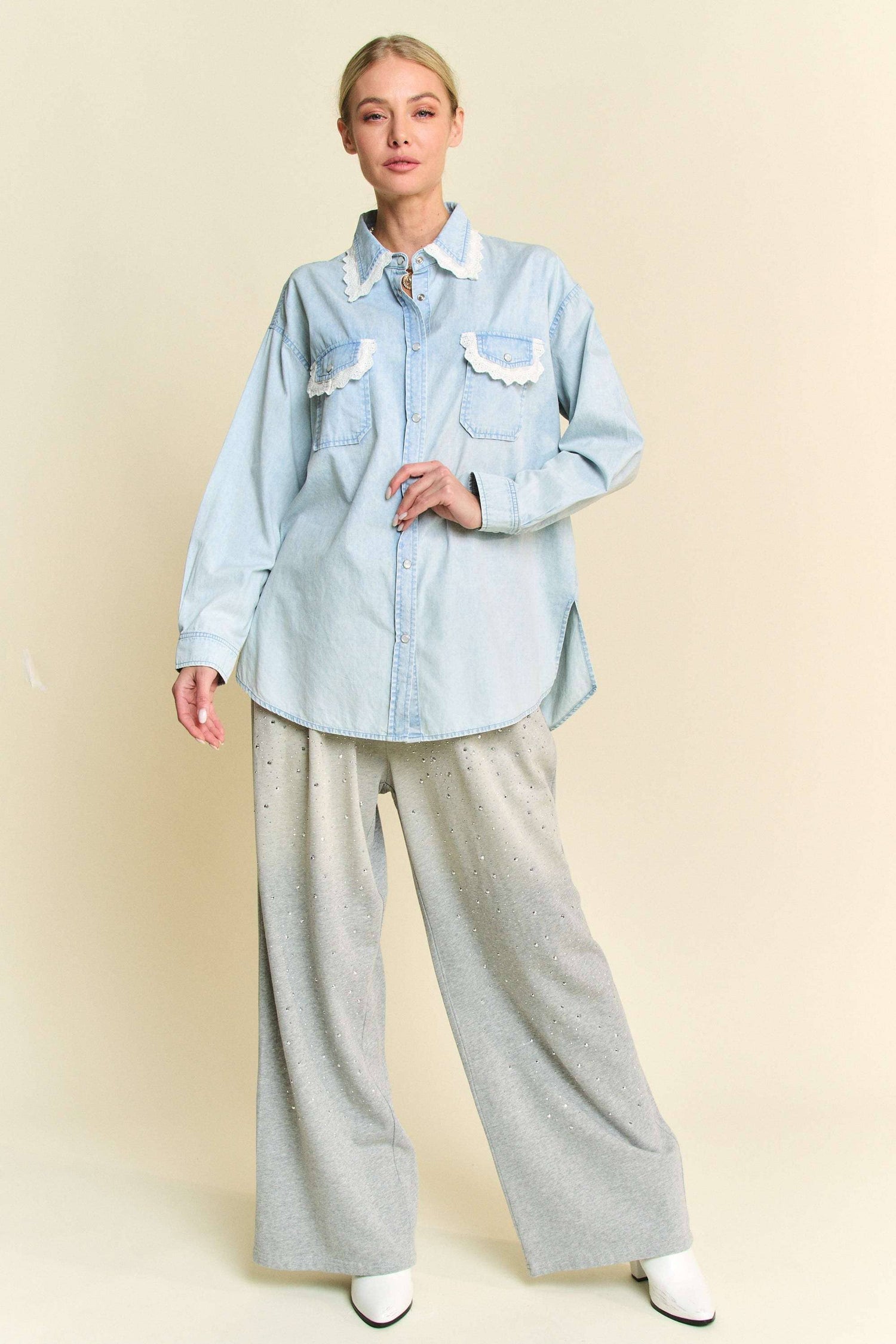LIGHTWEIGHT WASHED LACE EDGE WAFFLE KNIT SHIRT