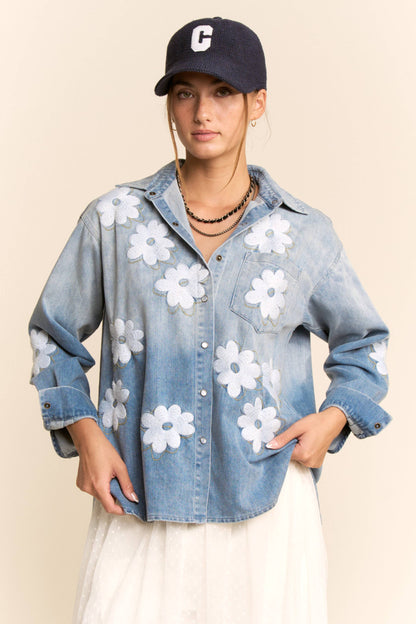 DT50299-FLOWER EMBROIDERED BUTTON FRONT WASH DENIM SHIRT