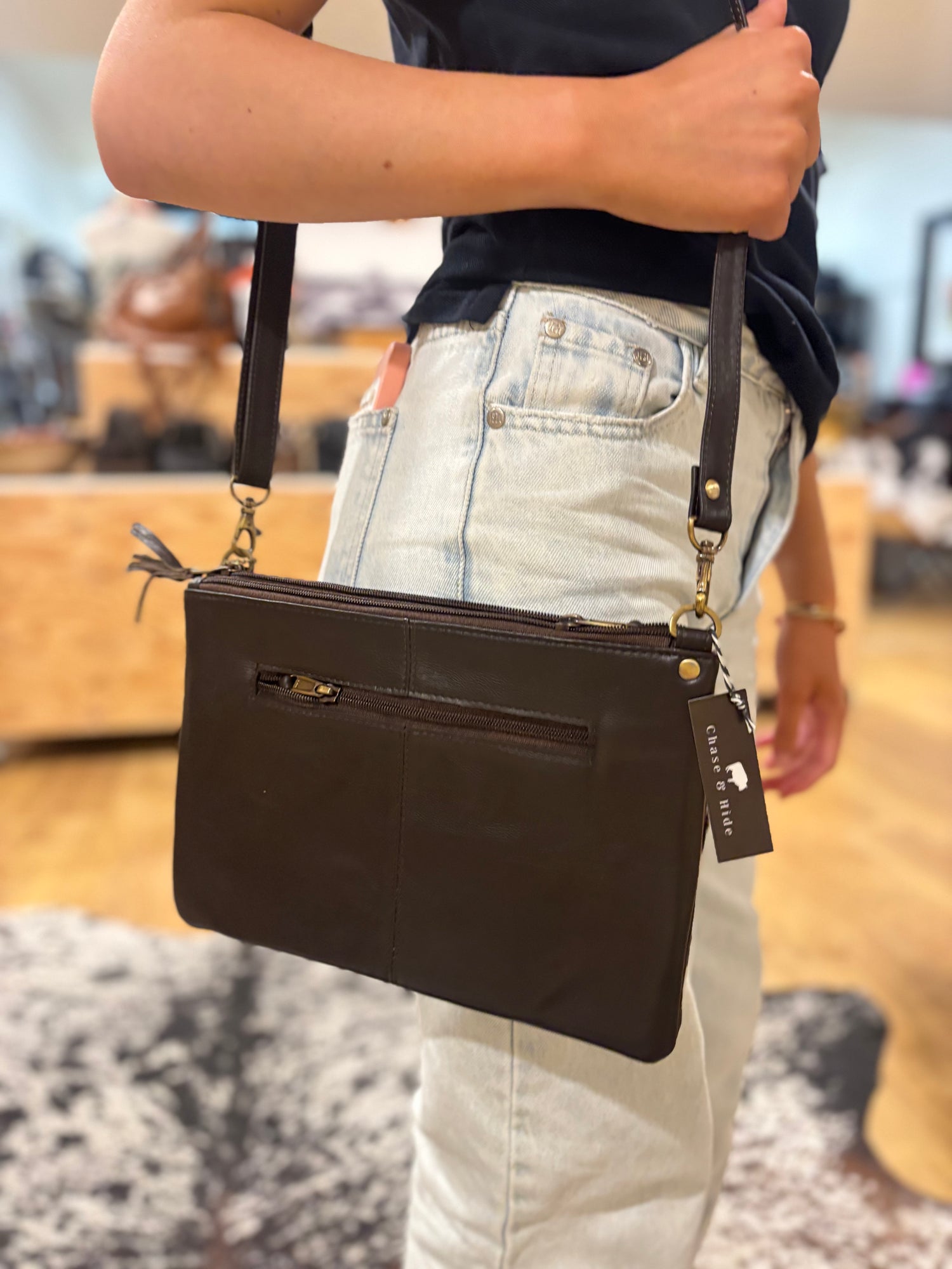 Bella handbag hide and leather 