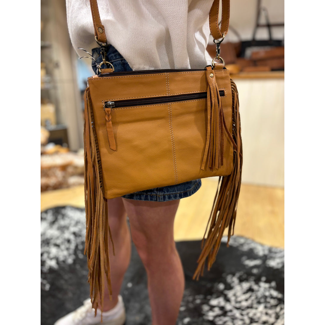 Cowhide Clutch Bag With Turquoise Stonework and Fringes – AB76