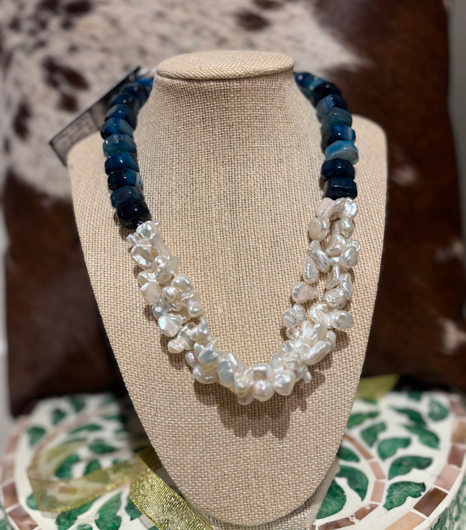 Faceted Agate and freshwater keshi pearl necklace 