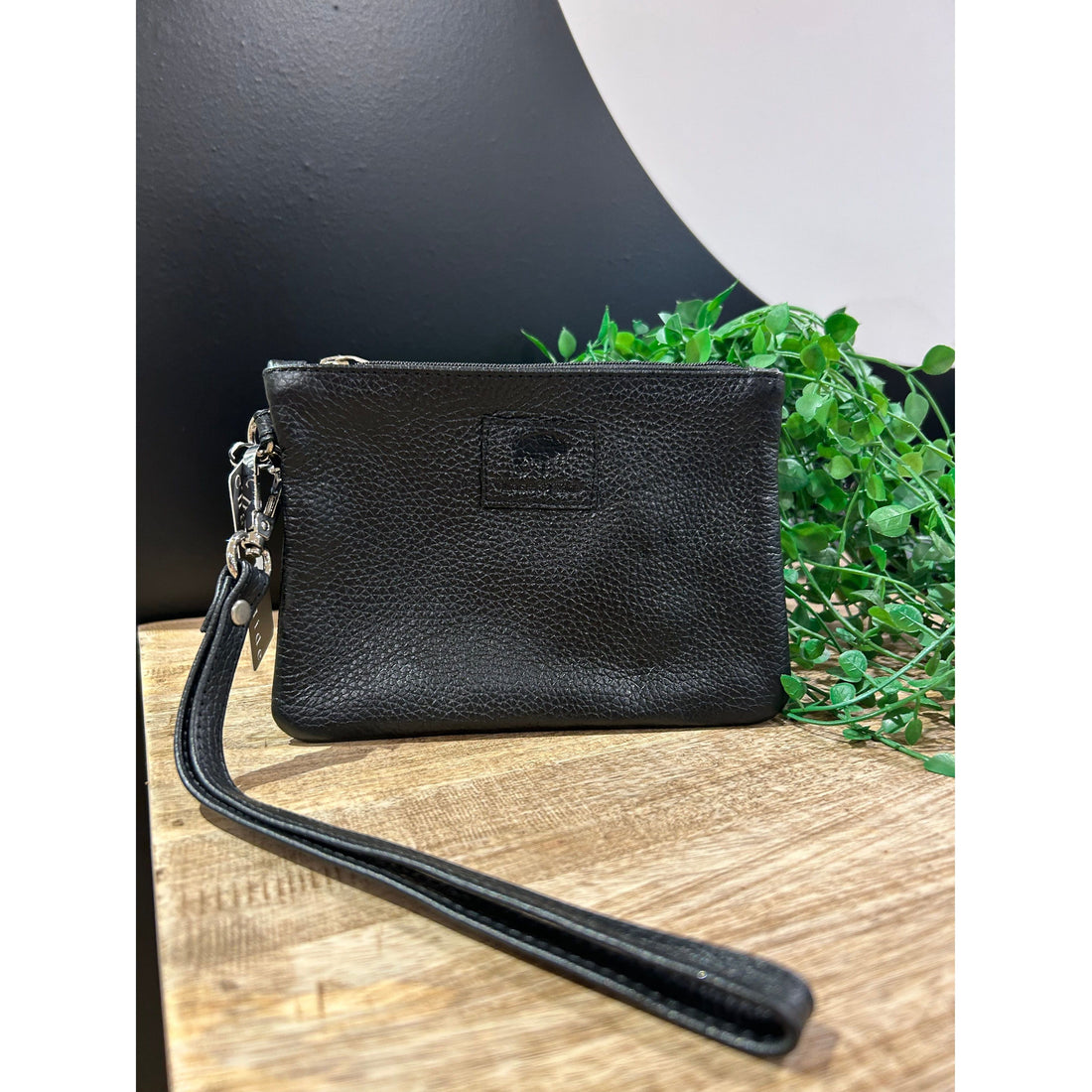 Midi Black sized clutch