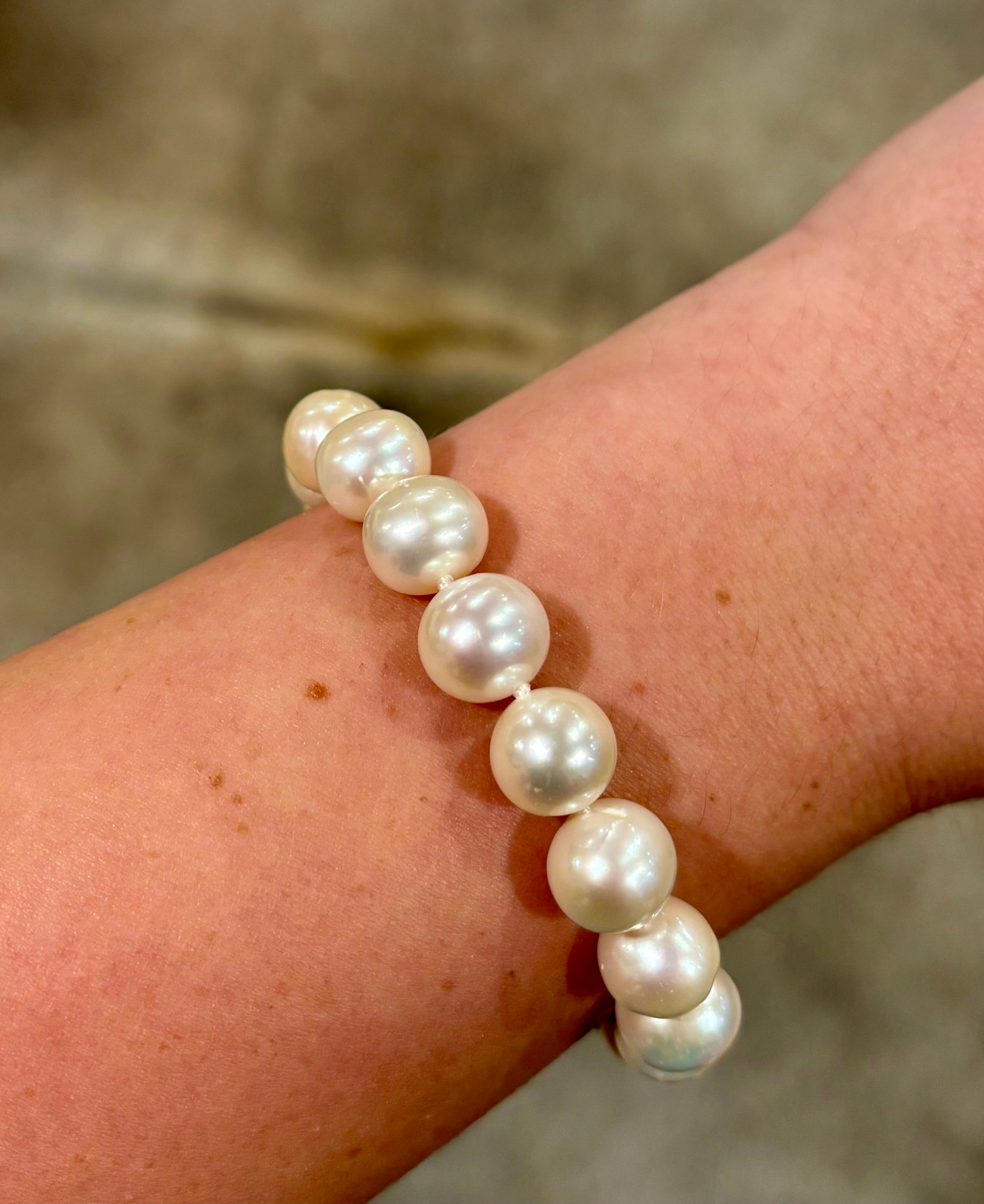 Plain Freshwater Pearl bracelet 