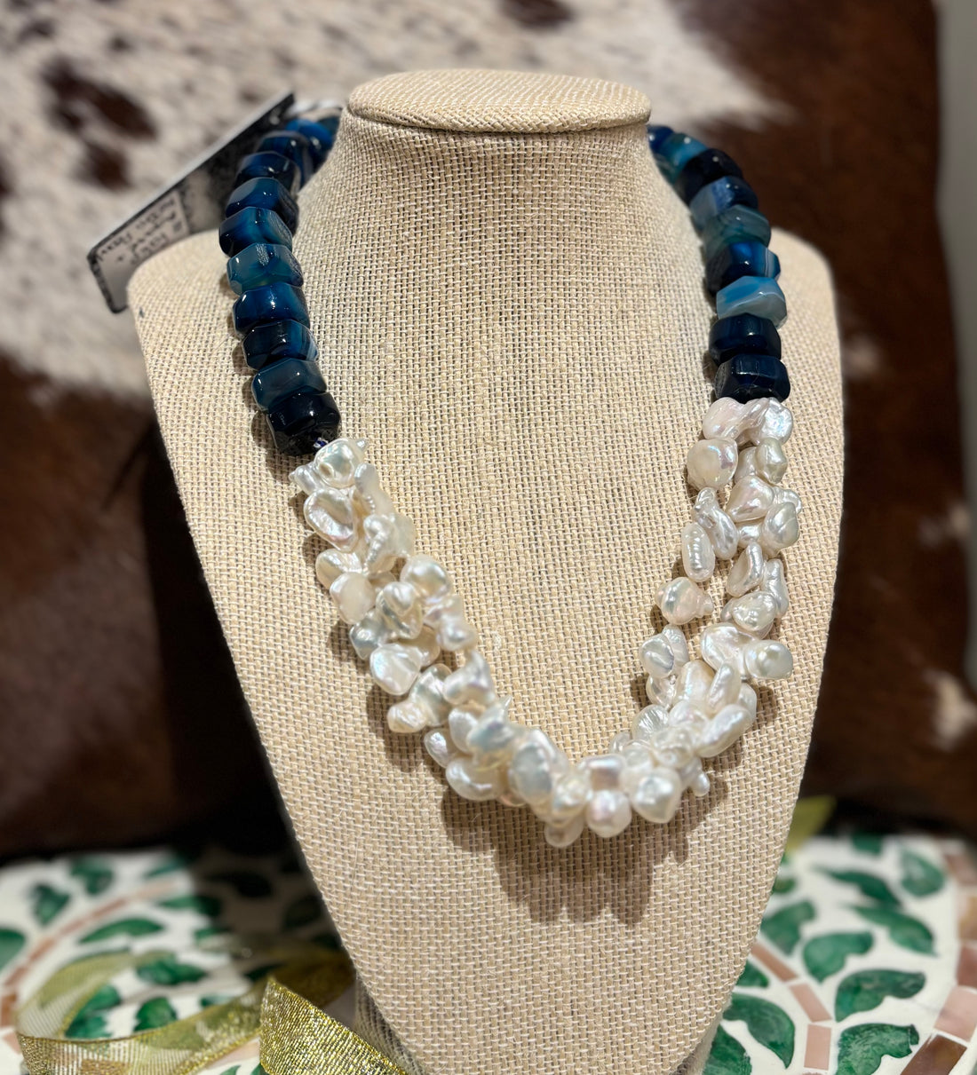 Faceted Agate and freshwater keshi pearl necklace 