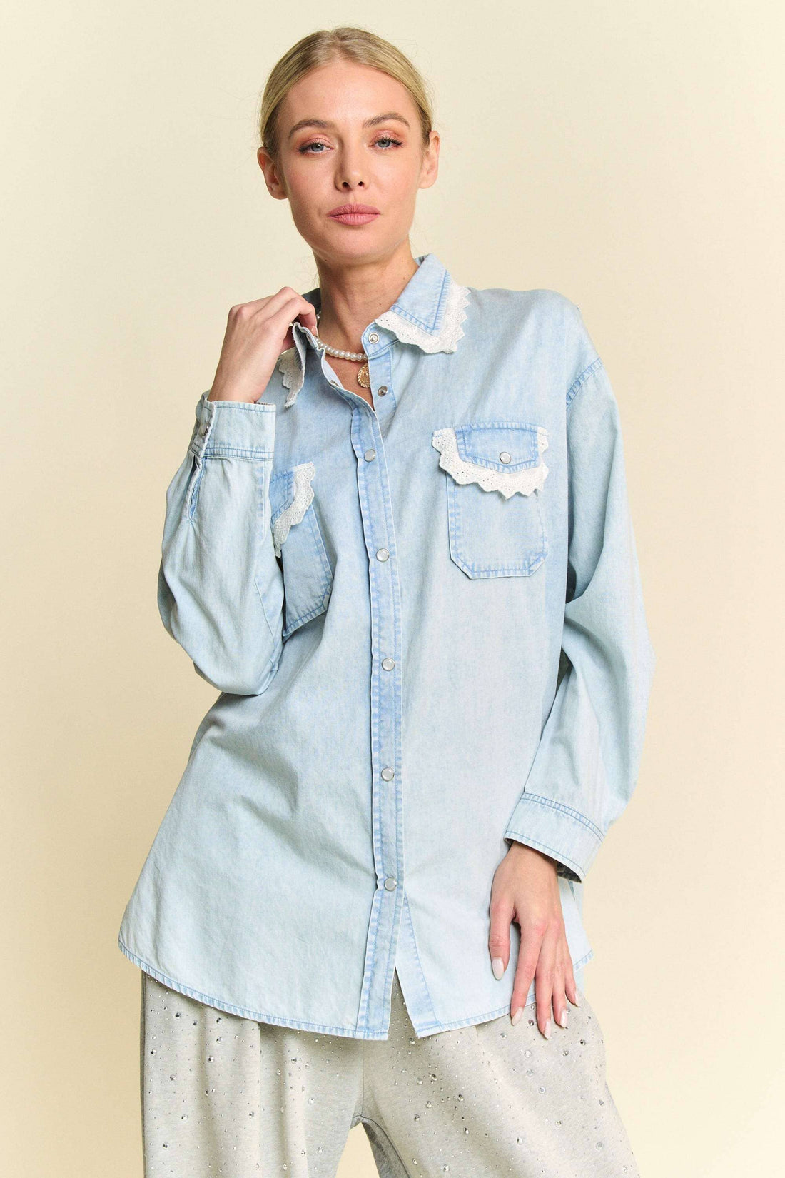 LIGHTWEIGHT WASHED LACE EDGE WAFFLE KNIT SHIRT