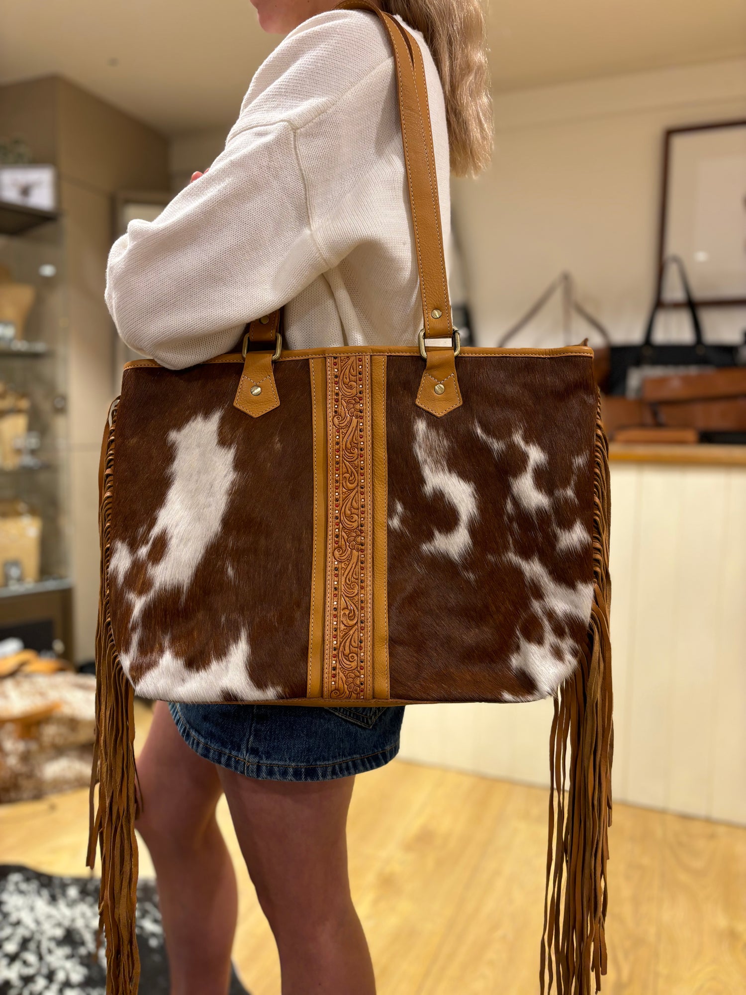 Hand Painted Tooling Leather Big Cowhide Bag With Fringes – AB73