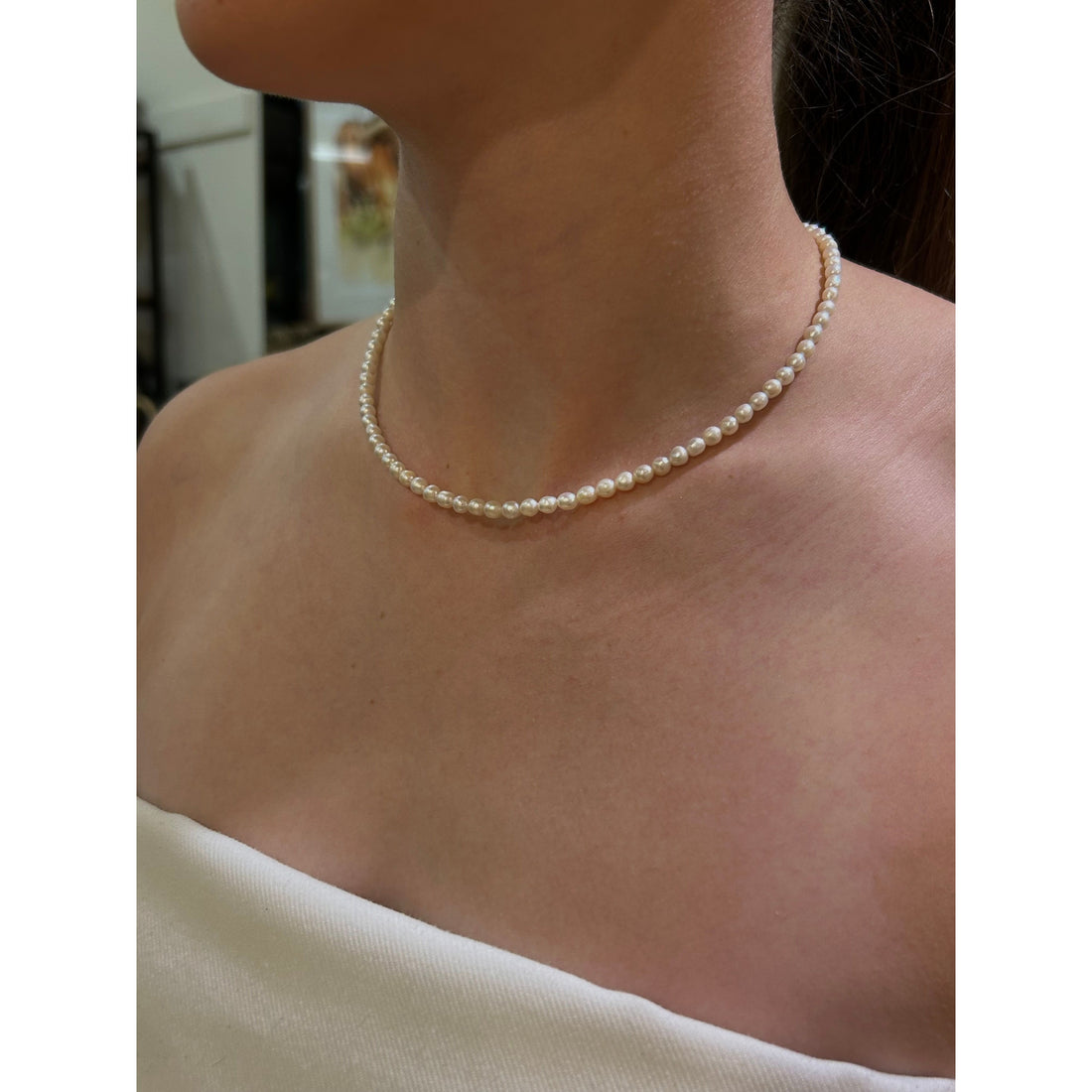 White Pearl Choker