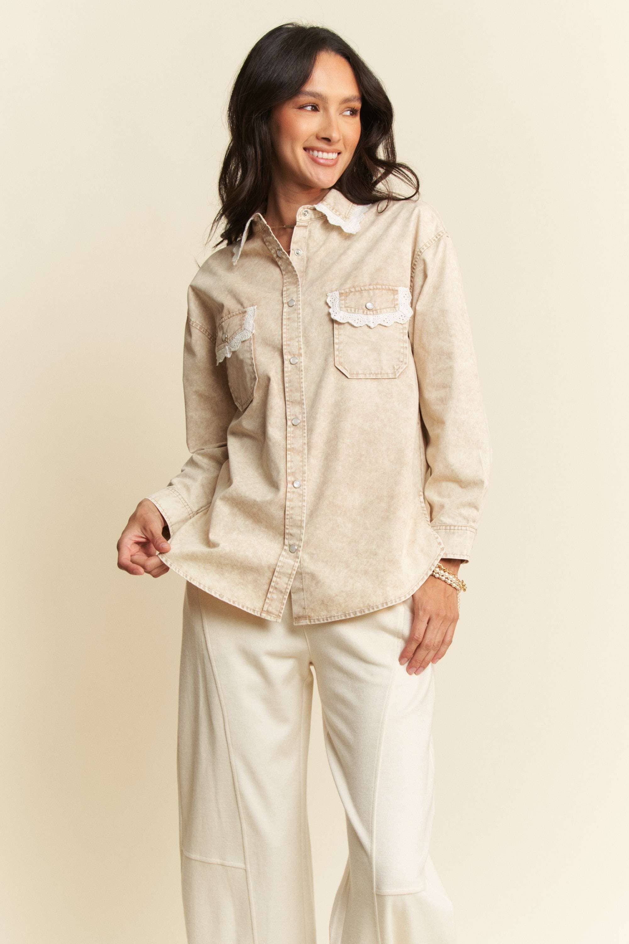 LIGHTWEIGHT WASHED LACE EDGE WAFFLE KNIT SHIRT
