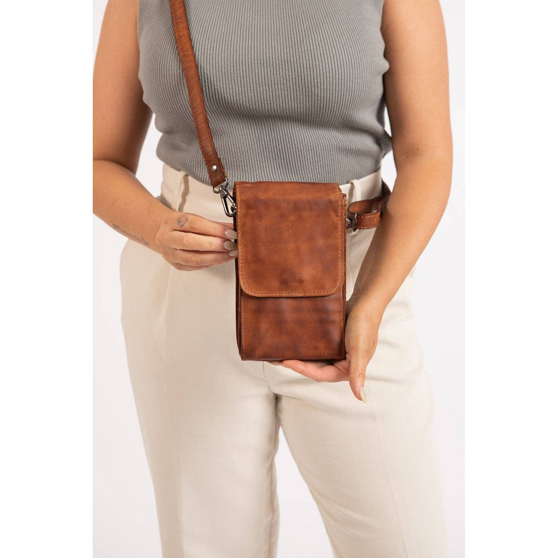 Leather Shoulder Bag Ivy Cognac GW6840COG