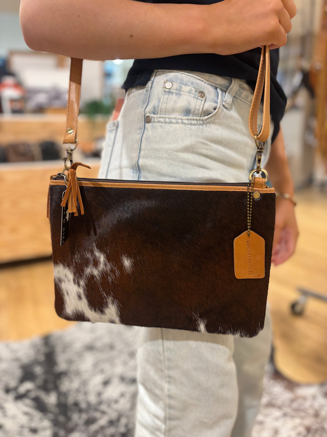 Bella handbag hide and leather 