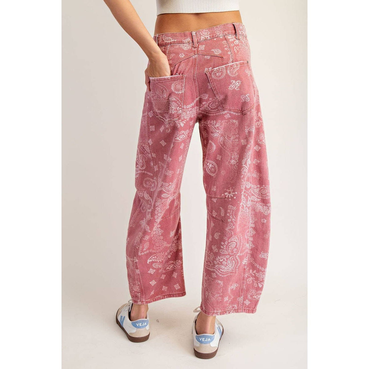 JEANS MINERAL WASHED PAISLEY PRINTED BARREL JEANS