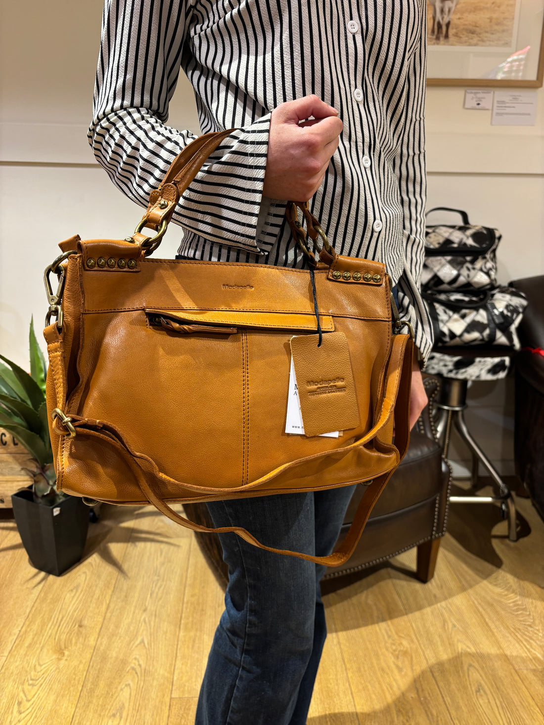Large Leather Crossbody 7661