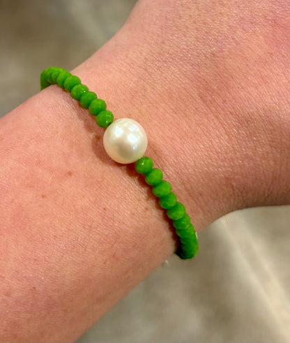 Lime Crystal with freshwater Pearl bracelet 