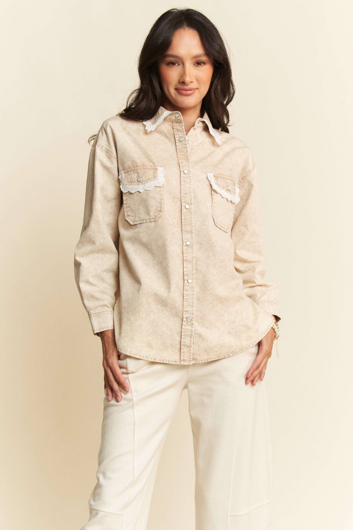 LIGHTWEIGHT WASHED LACE EDGE WAFFLE KNIT SHIRT