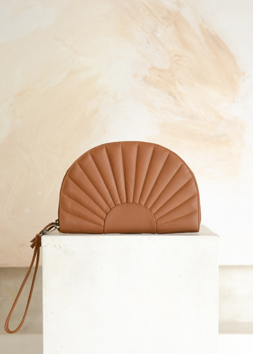Soleil Clutch // Tan