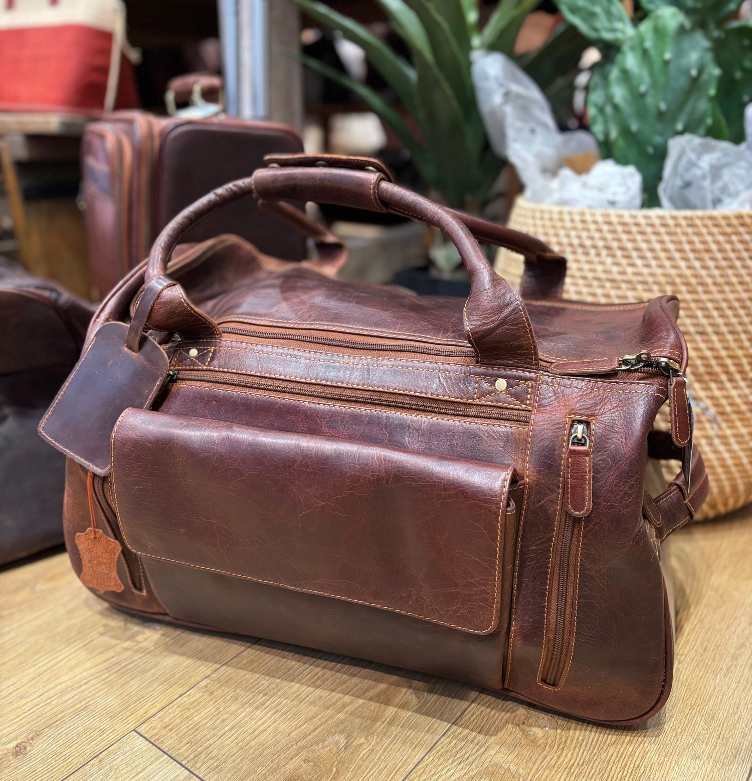 leather overnight Duffle with wheels Sandel 