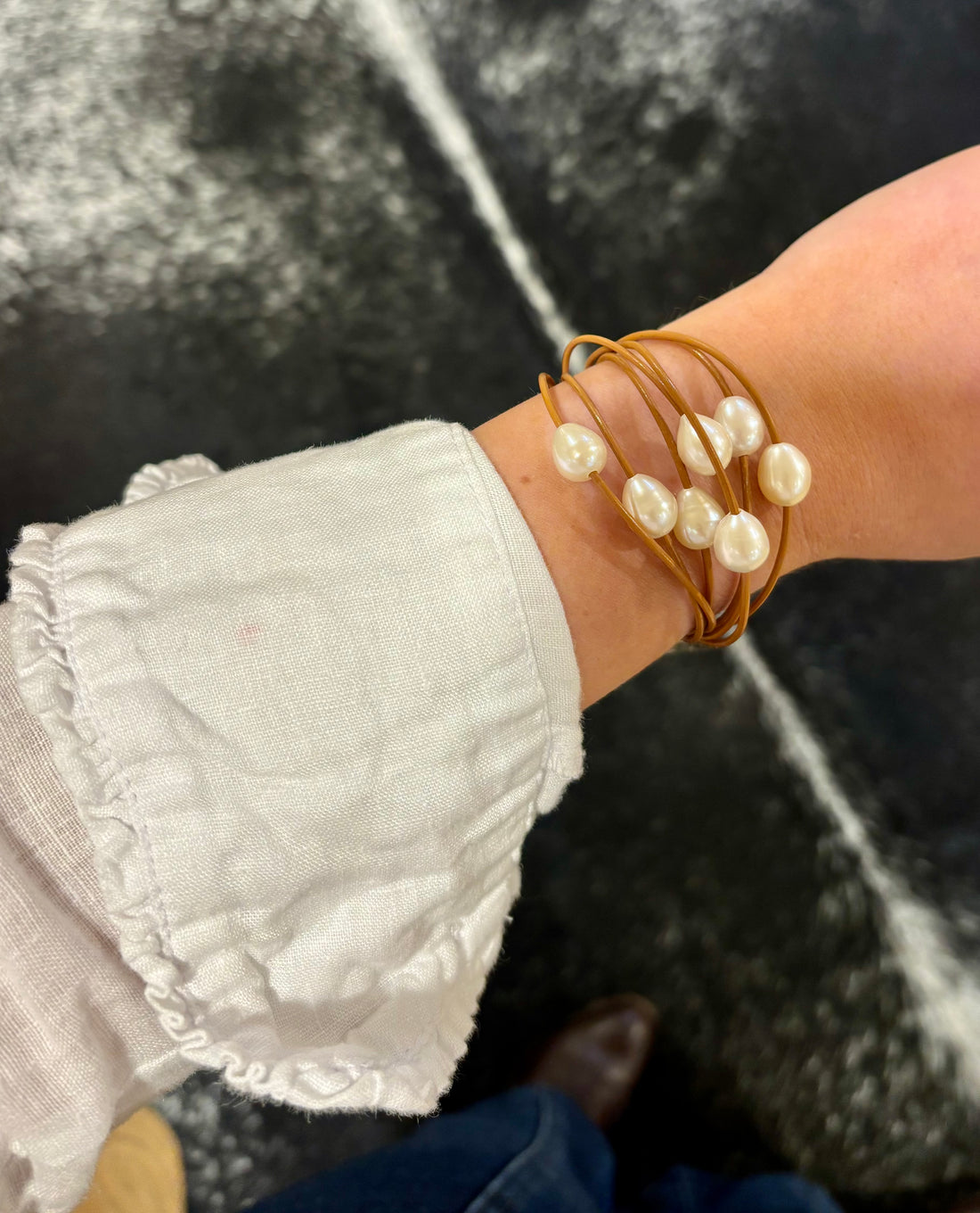 Pearl layers bracelet Tan