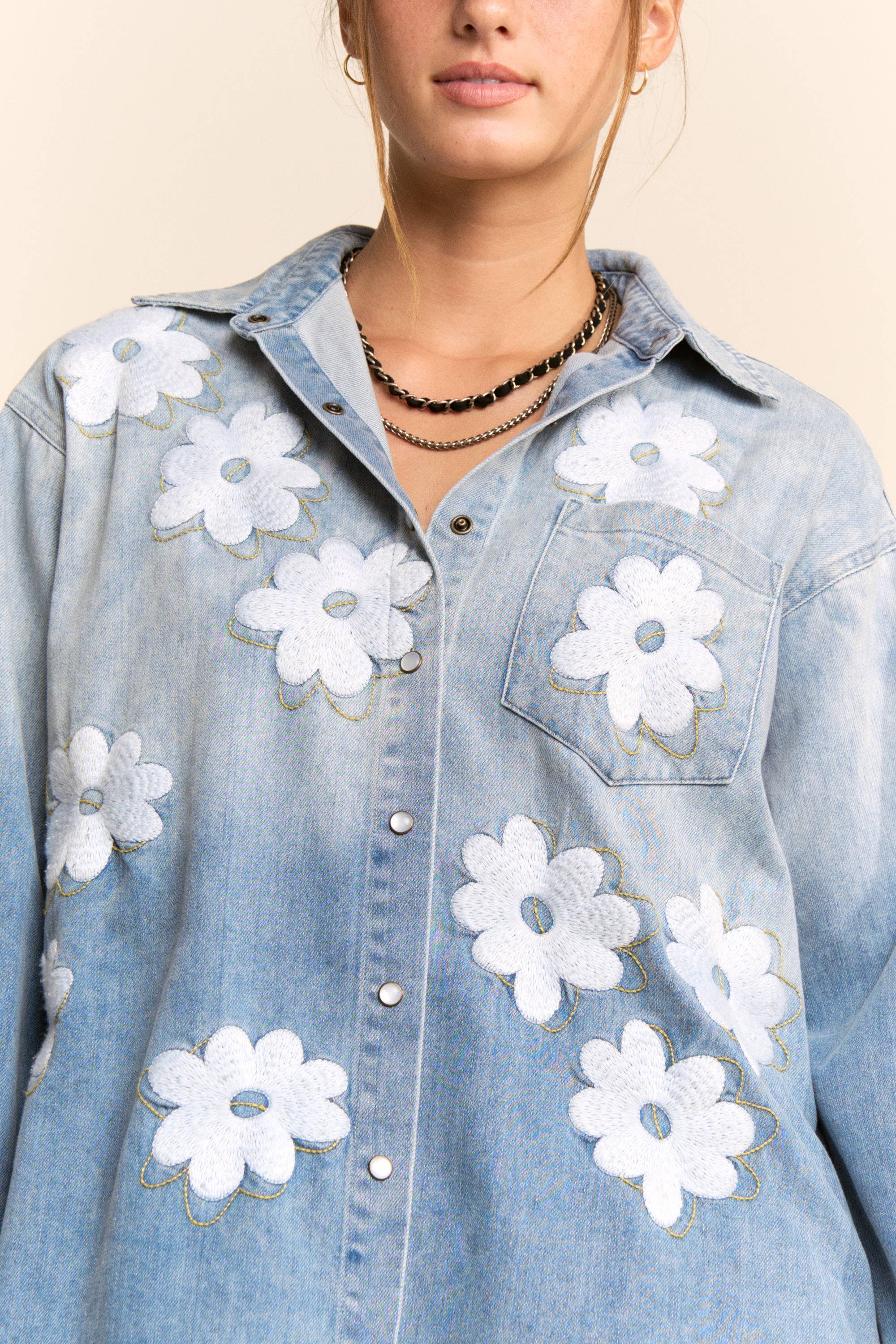 DT50299-FLOWER EMBROIDERED BUTTON FRONT WASH DENIM SHIRT