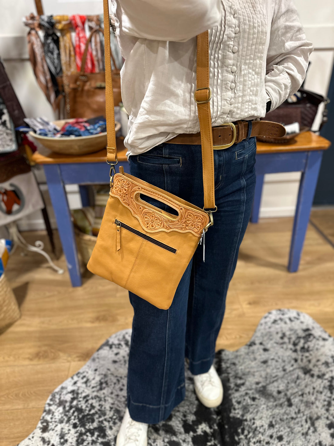 Sundance hide &amp; tooled leather handbag 