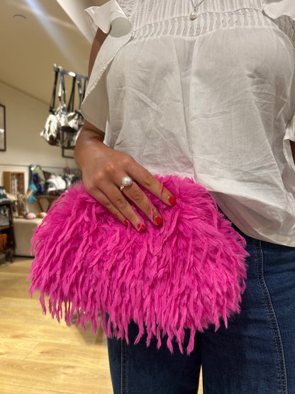 Feather clutch 