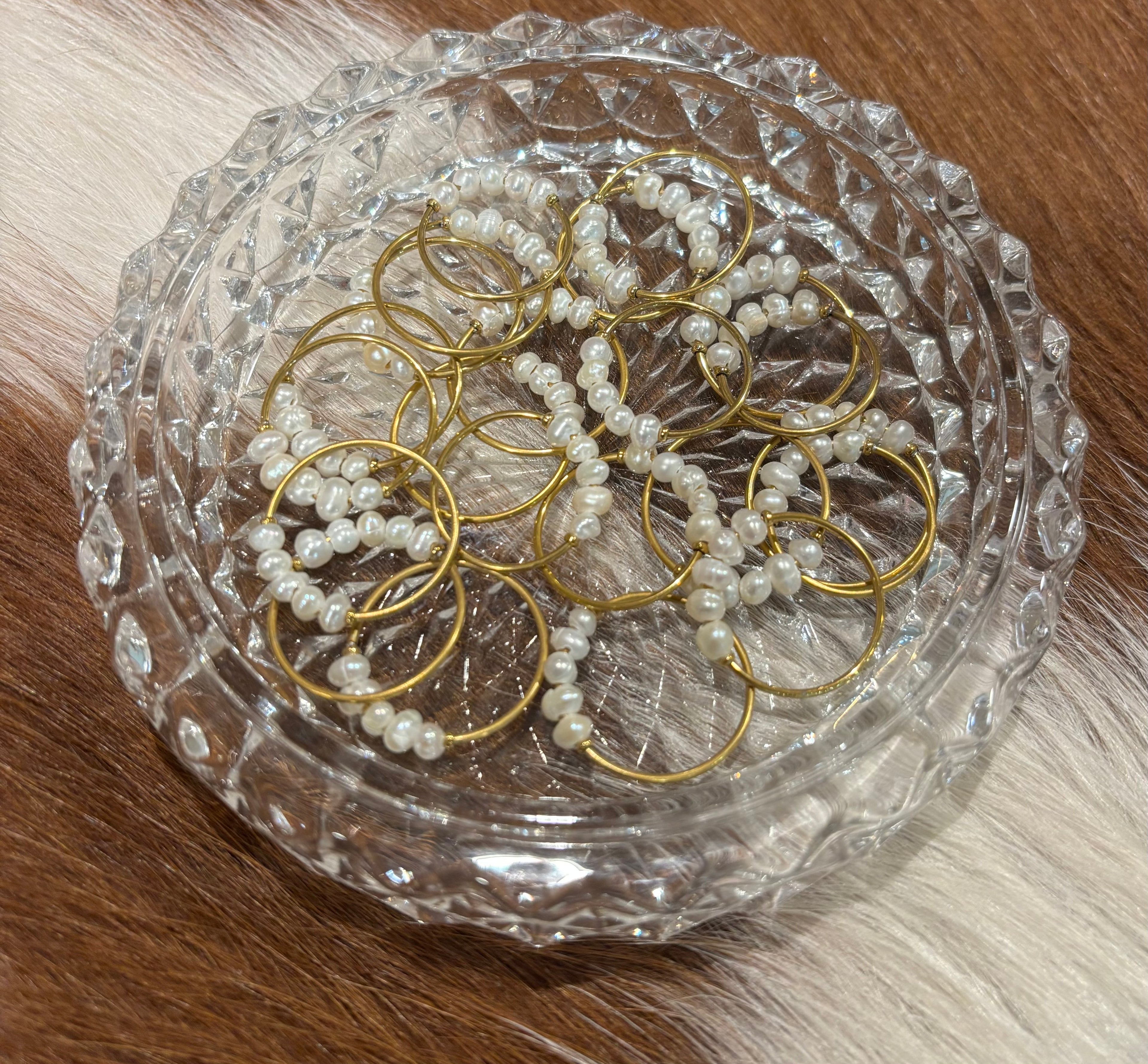 Assorted sizes gold Pearl ring 