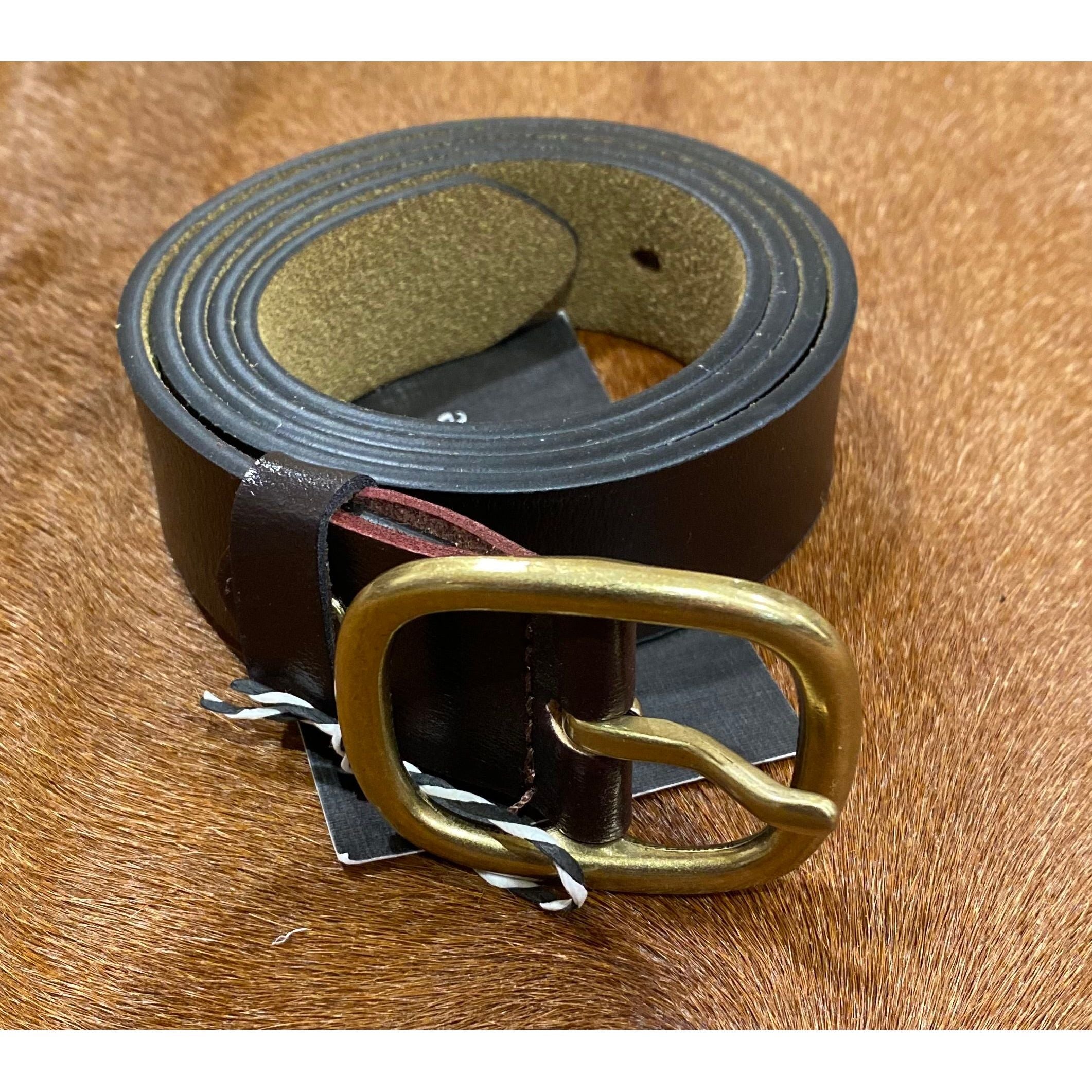 Thin plain leather belt with gold buckle 