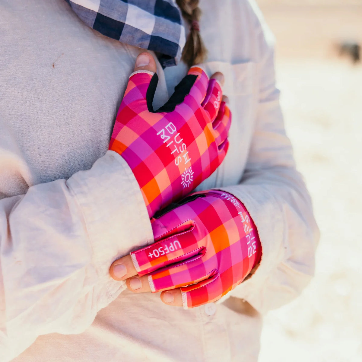 BUSH MITS Golden Hour Gingham UPF 50+ Sun Protection Gloves (EXT SL)