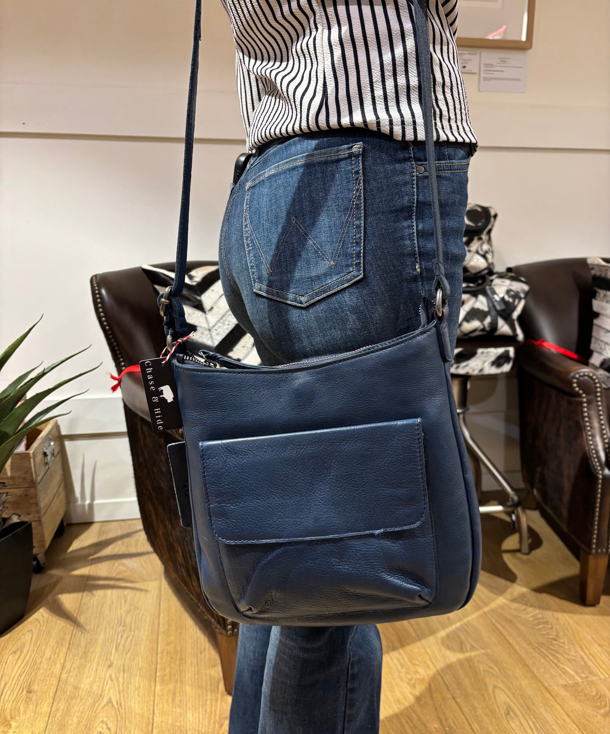 Vintage Navy Leather Shoulder Bag 7949