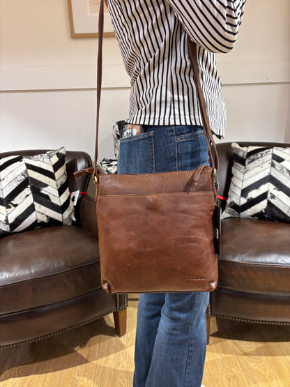 Soft Leather crossbody cognac 6804
