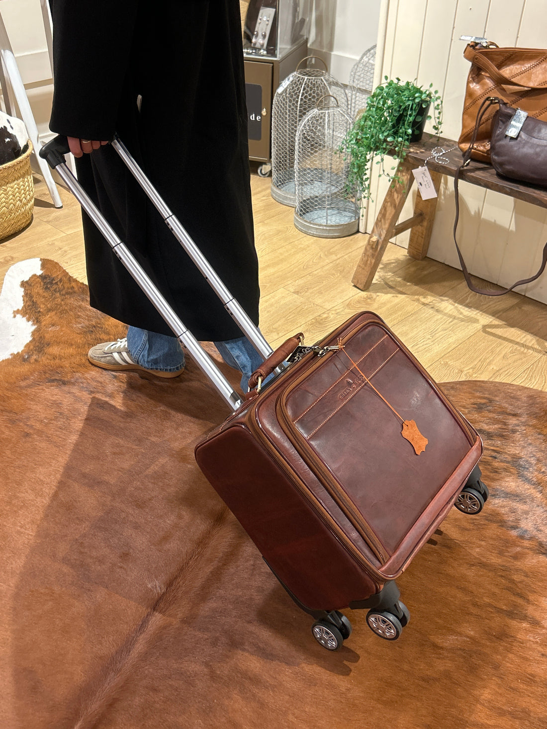 Leather Pilot Briefcase with wheels 