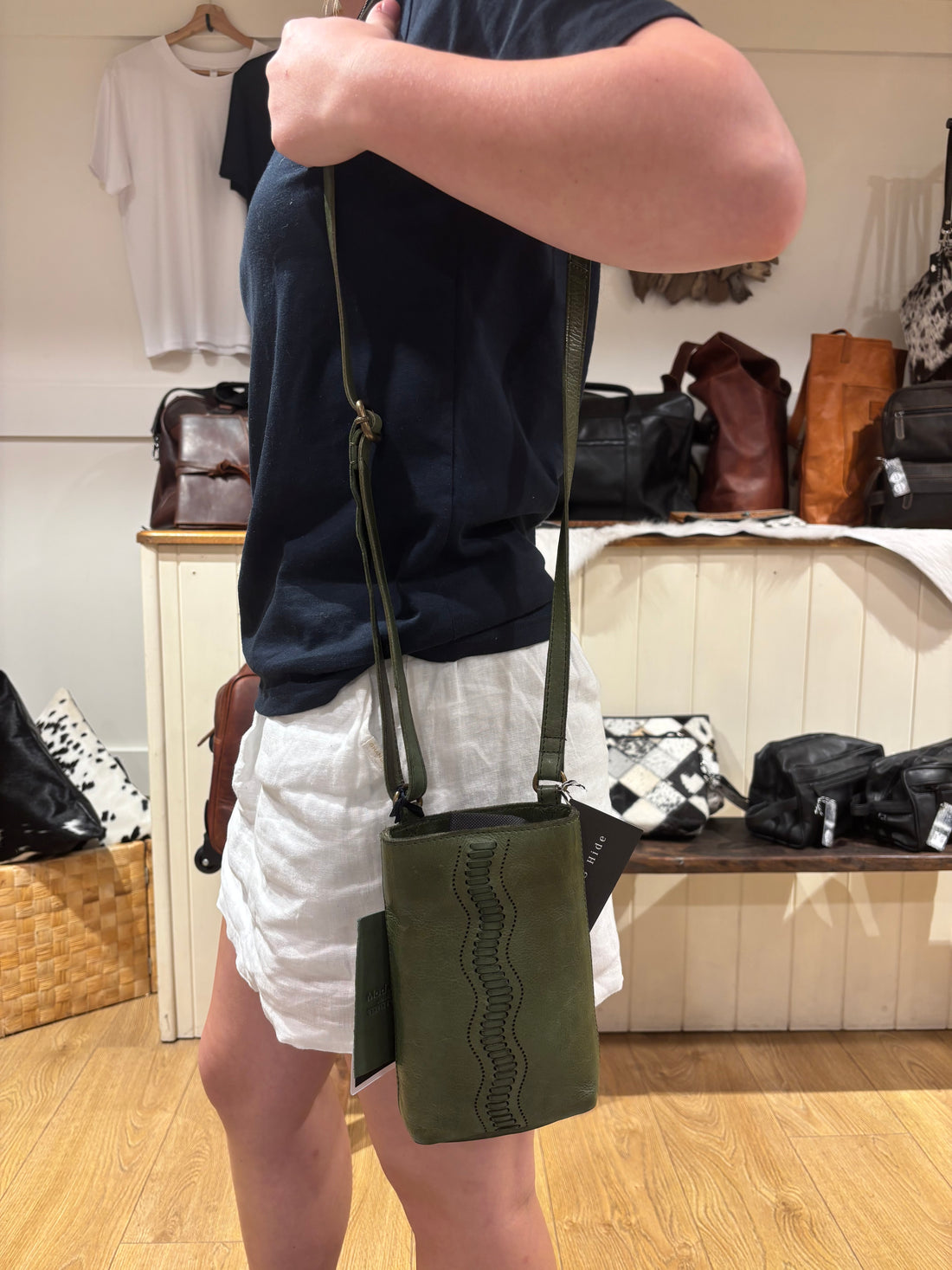 Ladies leather shoulder/ crossbody