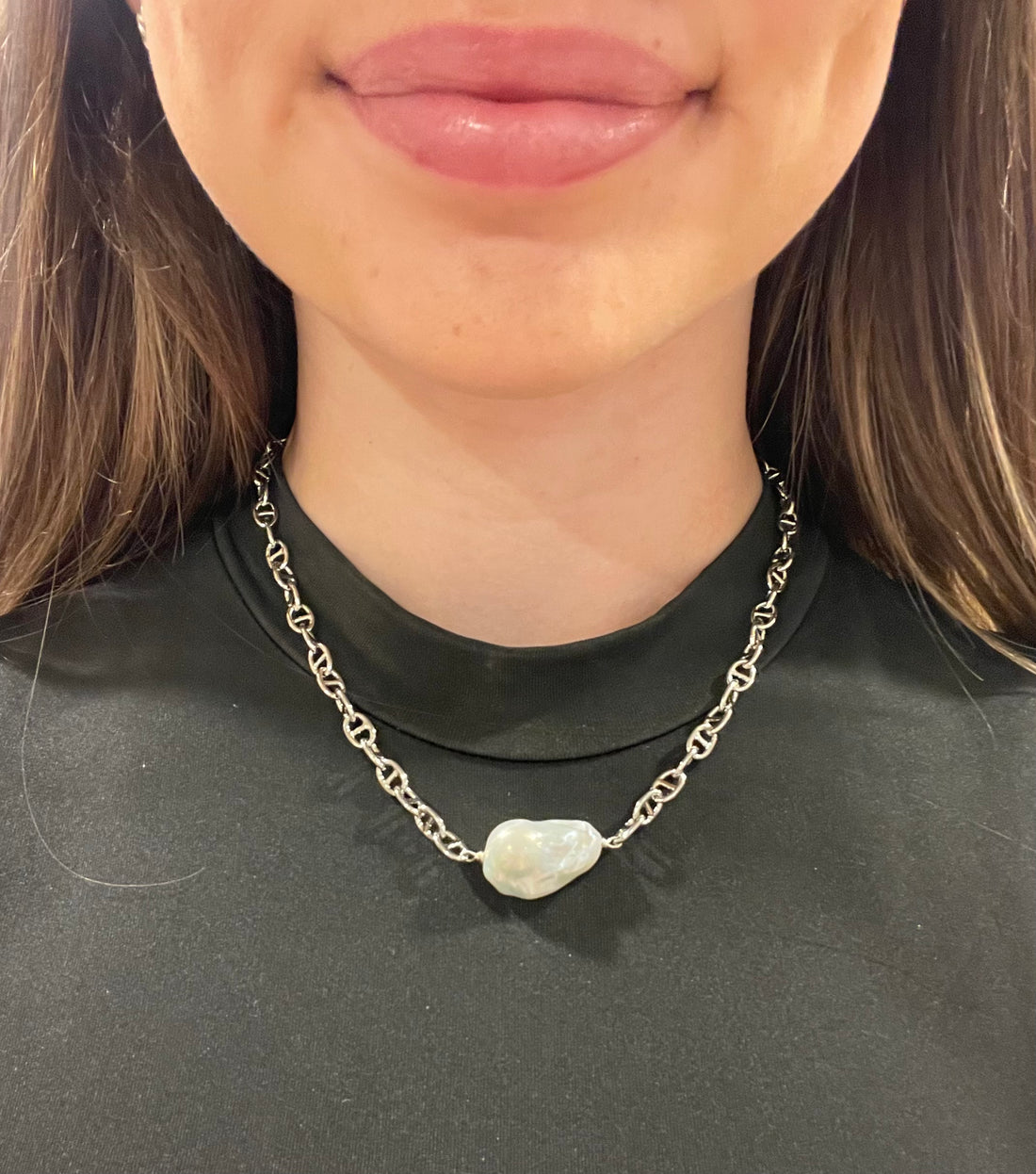 Baroque Pearl and White Gold Necklace 