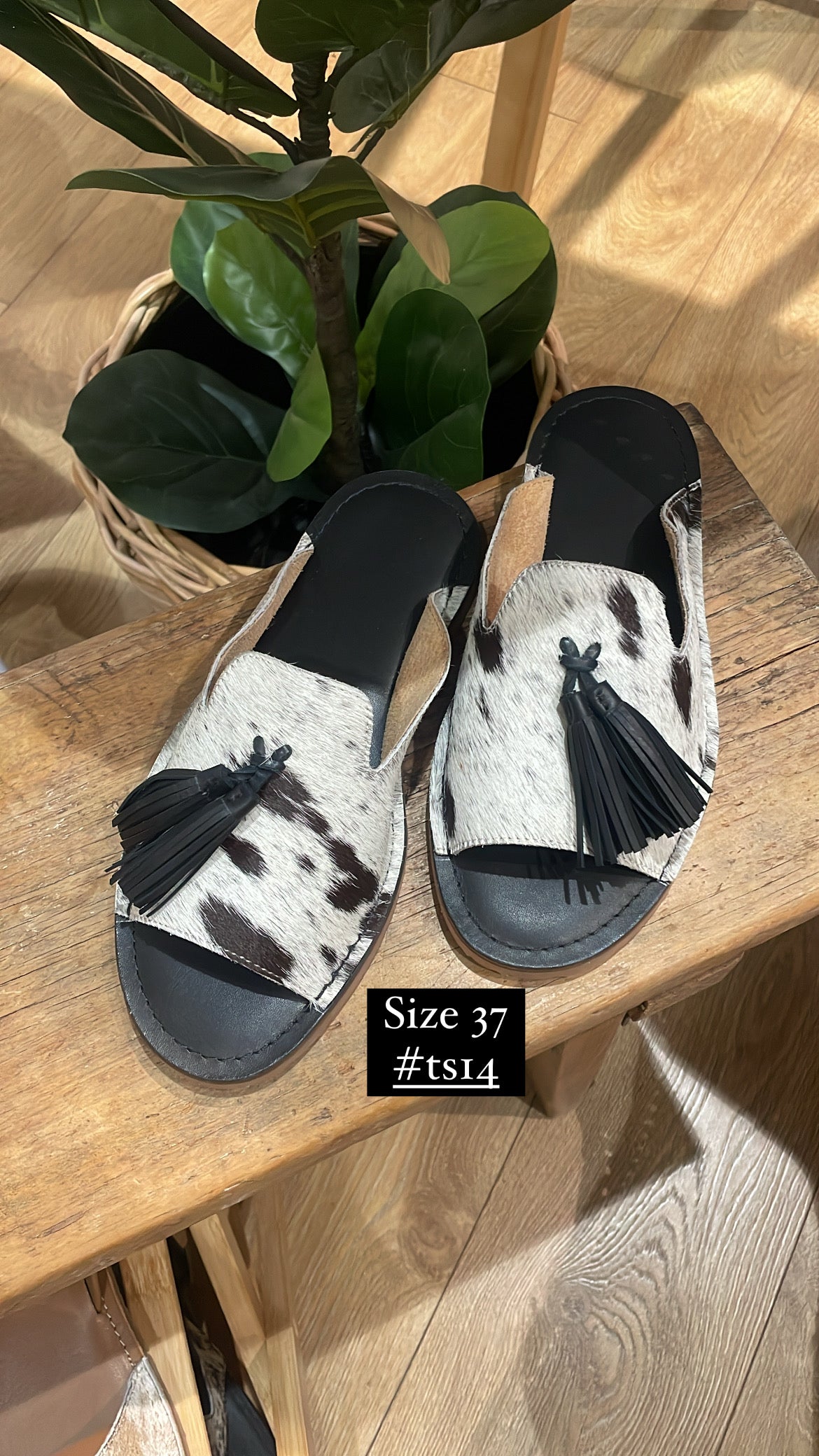 Hide Slide Shoes