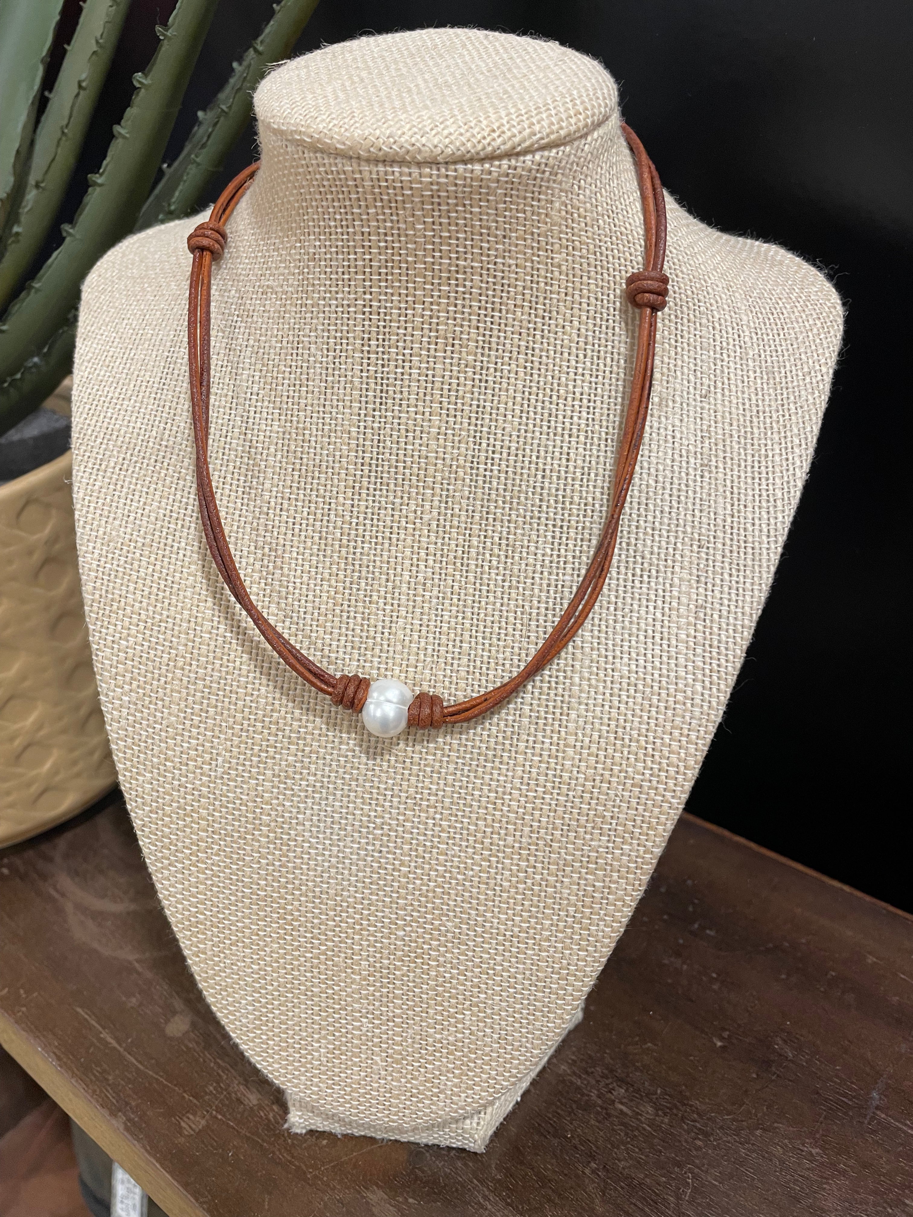 Single freshwater pearl on dark tan leather necklace 