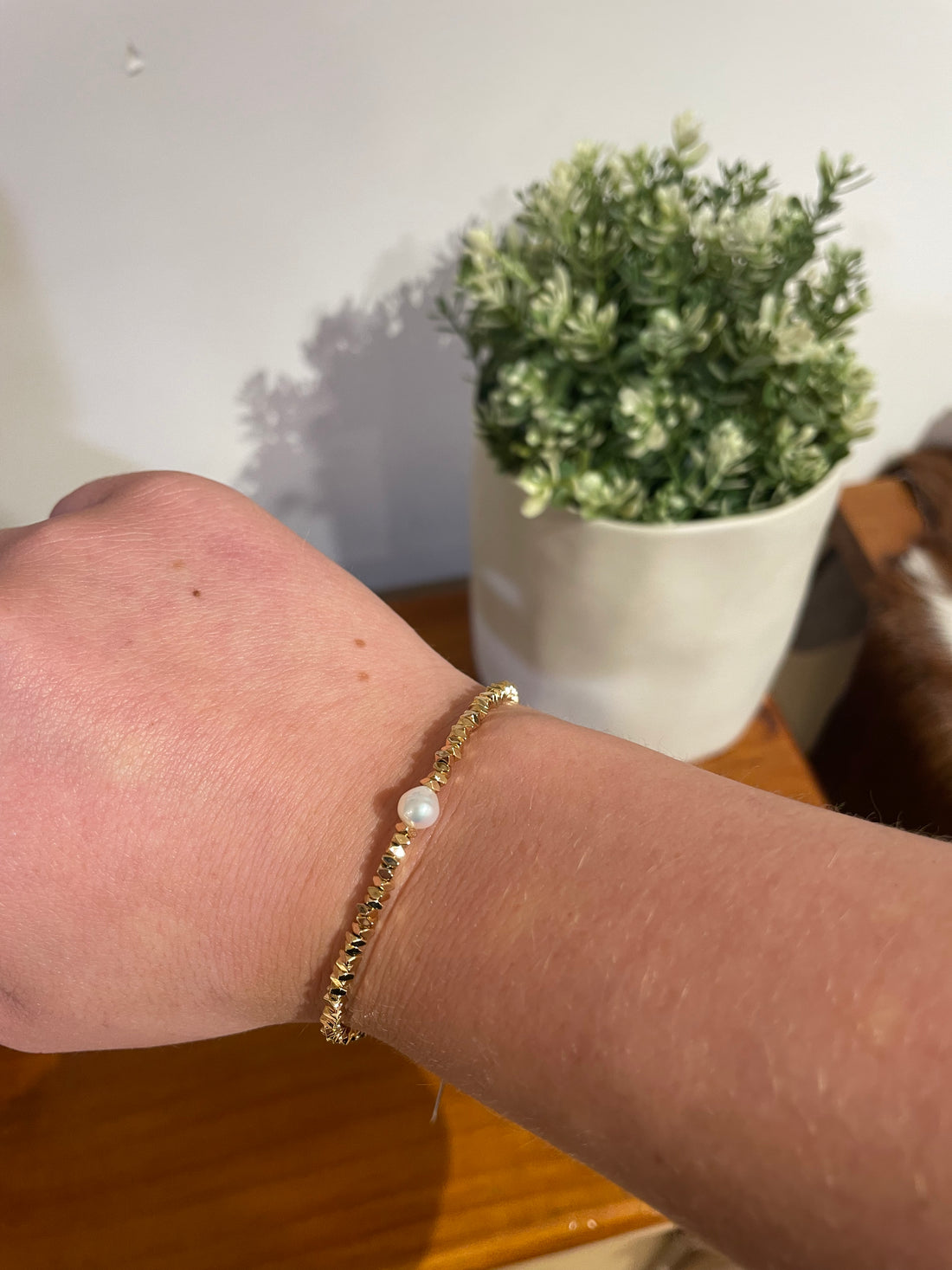 Electroplated bead and pearl bracelet 