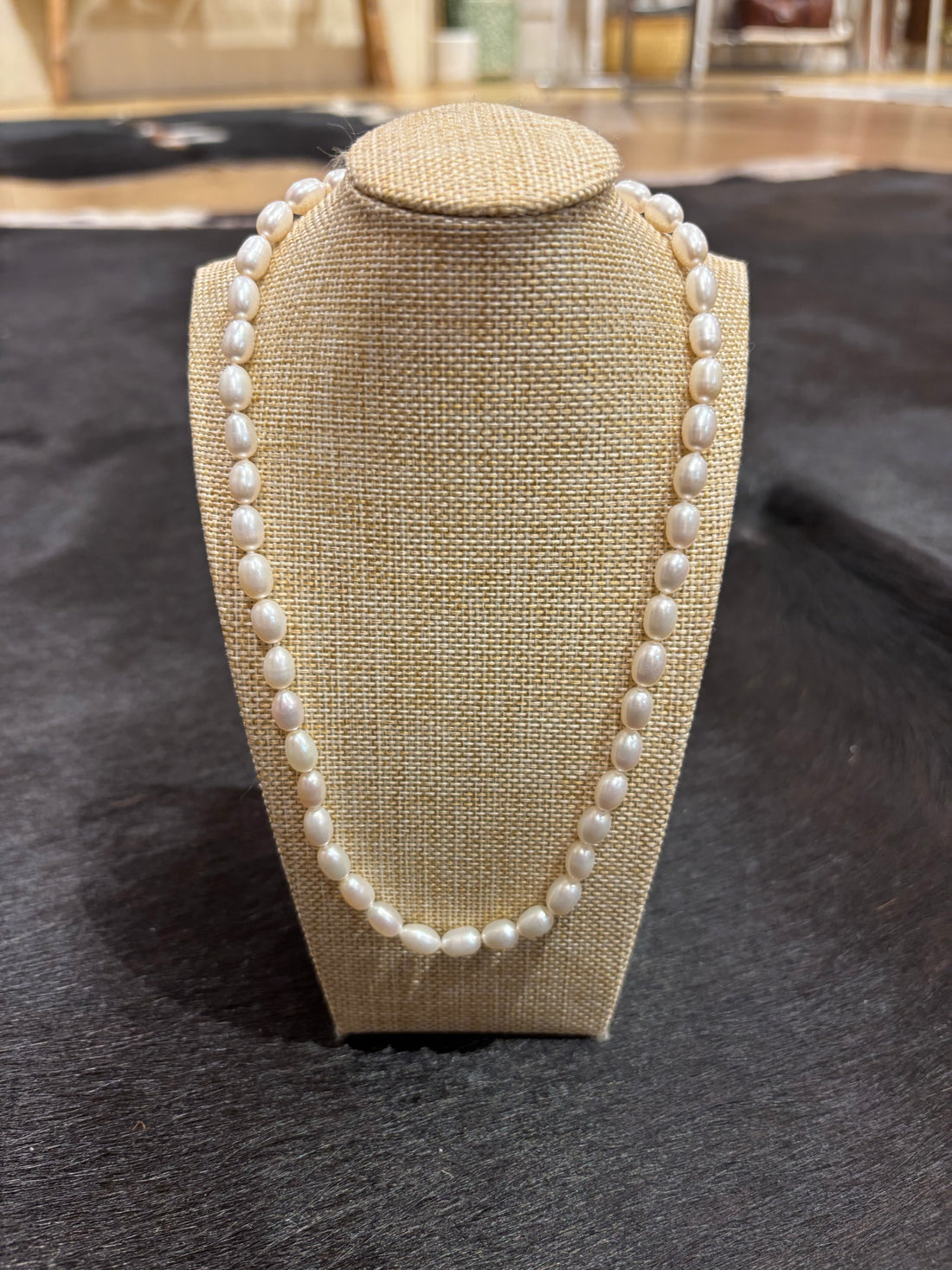 White Pearl Necklace 