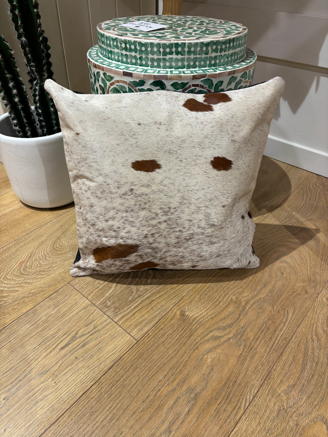 Hide and leather Cushion 