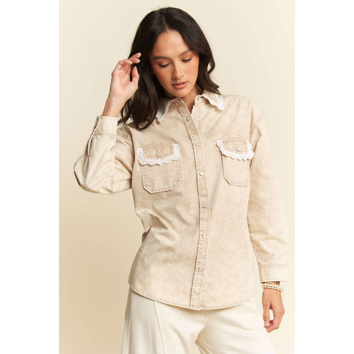 LIGHTWEIGHT WASHED LACE EDGE WAFFLE KNIT SHIRT
