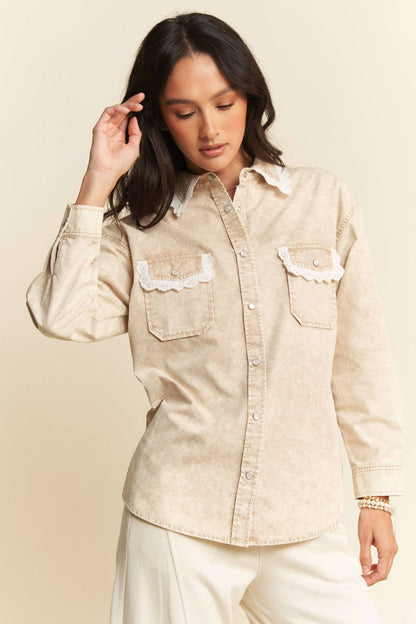 LIGHTWEIGHT WASHED LACE EDGE WAFFLE KNIT SHIRT