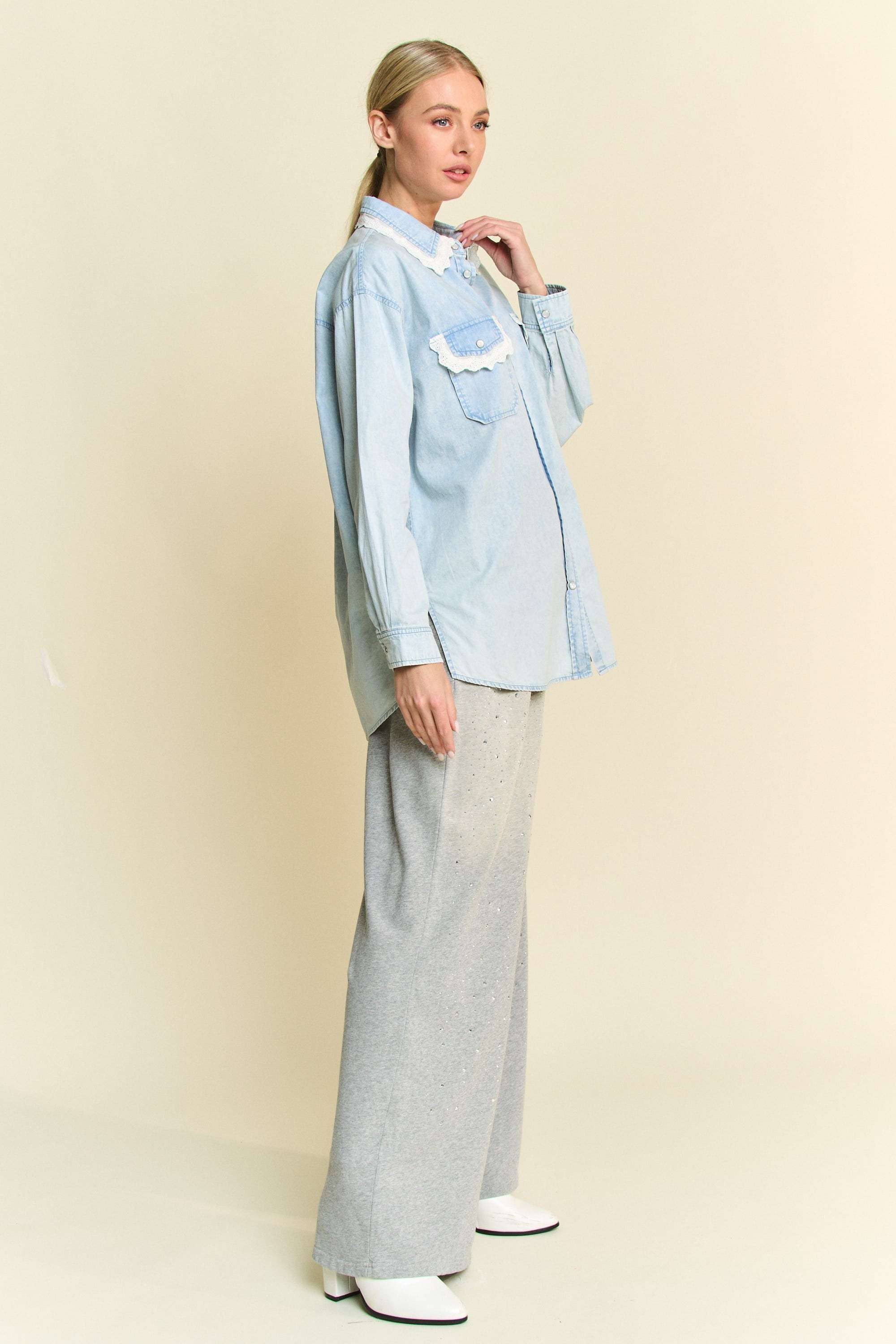 LIGHTWEIGHT WASHED LACE EDGE WAFFLE KNIT SHIRT