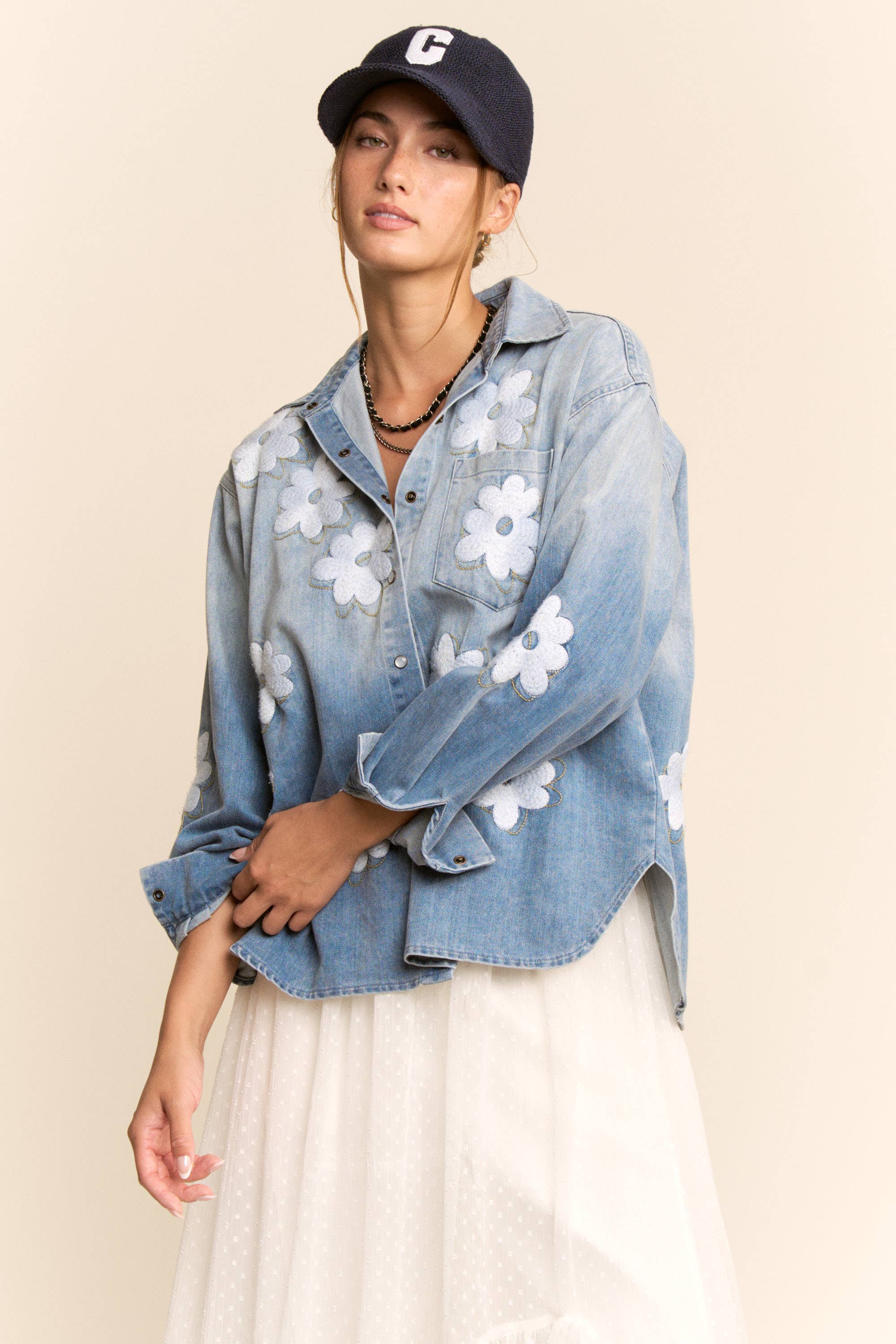 DT50299-FLOWER EMBROIDERED BUTTON FRONT WASH DENIM SHIRT