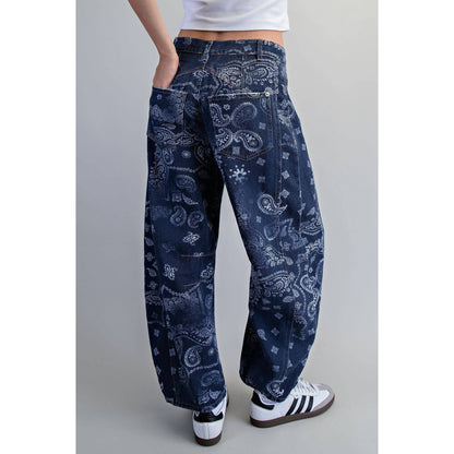 JEANS MINERAL WASHED PAISLEY PRINTED BARREL JEANS