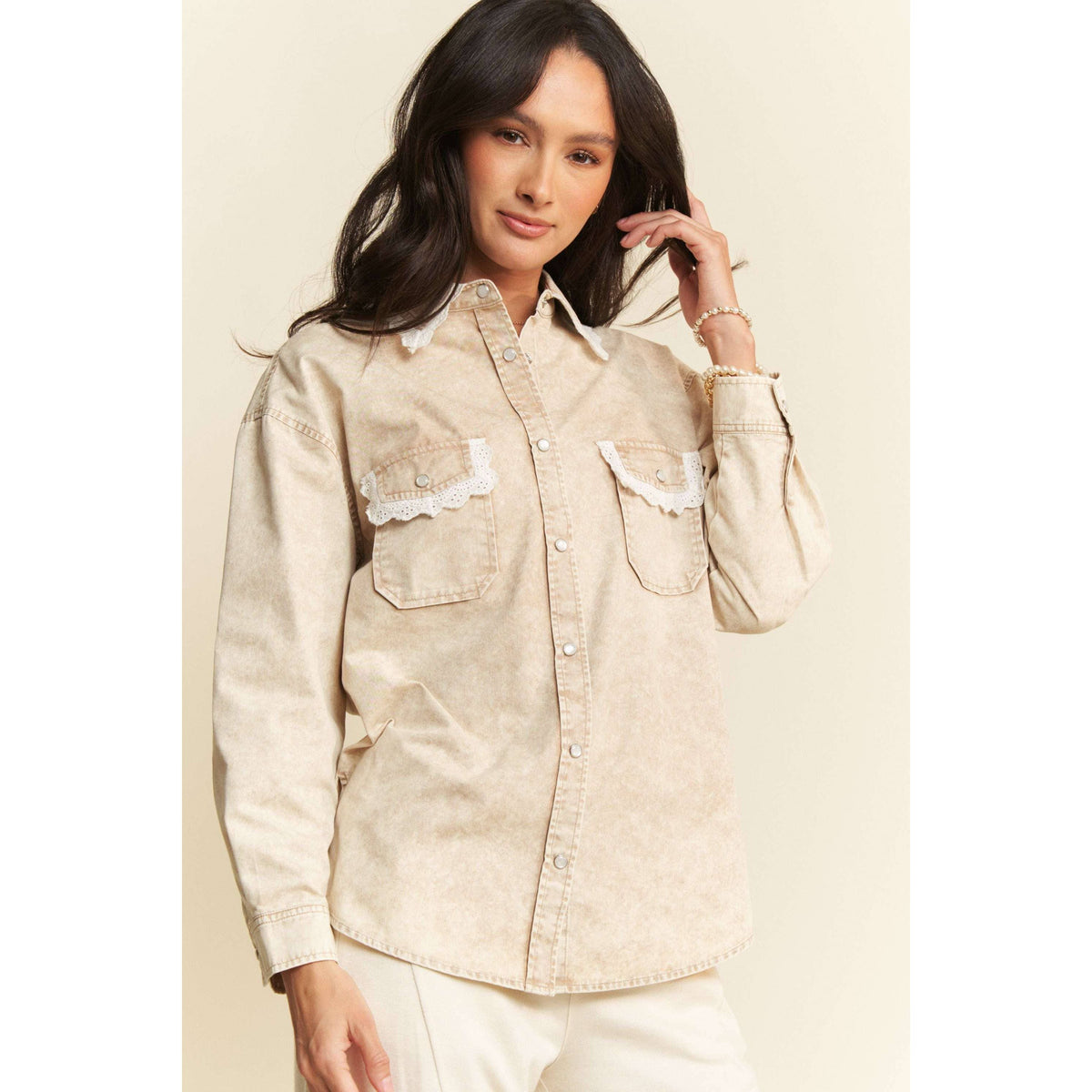 LIGHTWEIGHT WASHED LACE EDGE WAFFLE KNIT SHIRT