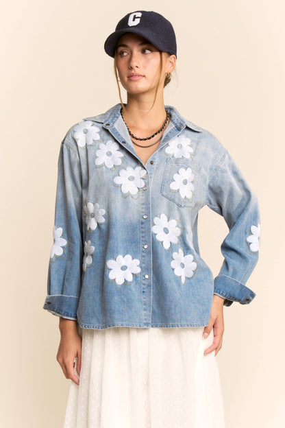 DT50299-FLOWER EMBROIDERED BUTTON FRONT WASH DENIM SHIRT