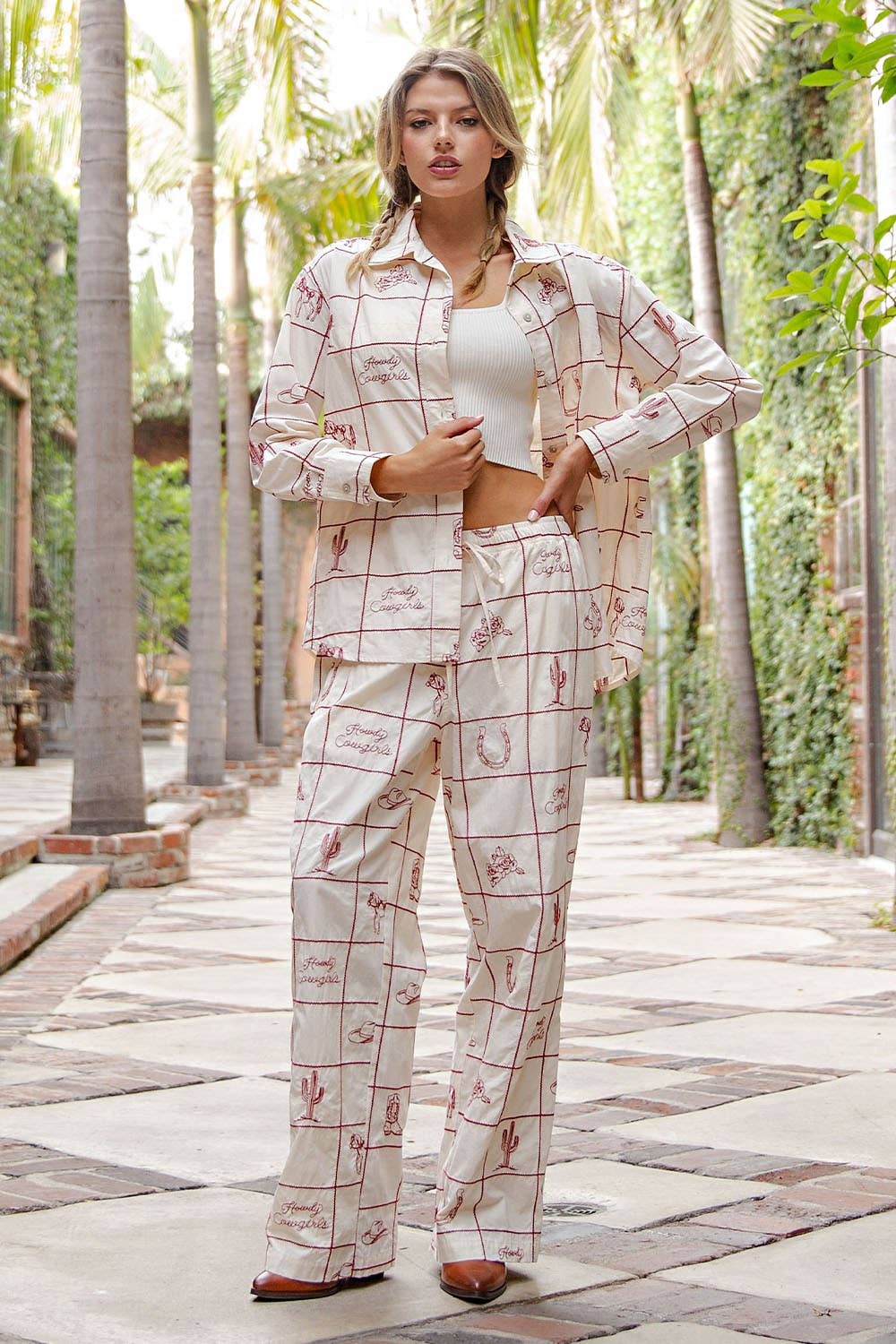 EMBROIDERED WESTERN BUTTON DOWN SHIRT